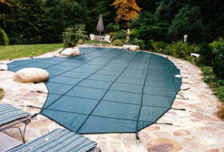 PoolTux Royal 15' x 30' Mesh Safety Cover | Green | 4' x 8' Center End Step | CSPTGME15301