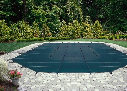 Arctic Armor 15' x 30' Mesh Safety Pool Cover | 4' x 8' Center End Step | Rectangle Blue | WS712BU